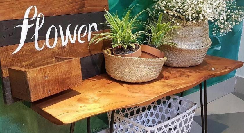 Flower Hostel Hanoi Exterior photo